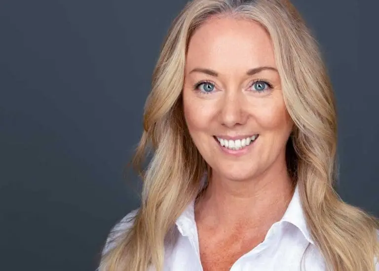 headshot photographer client for headshot photography corporate photo in sydney