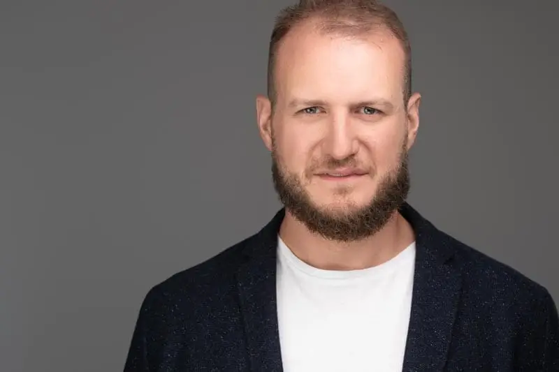 Corporate headshot Sydney, man with beard in blazer